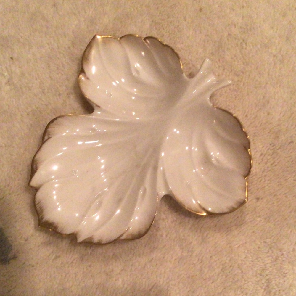 LENOX LEAF SERVING PIECE- VINTAGE
